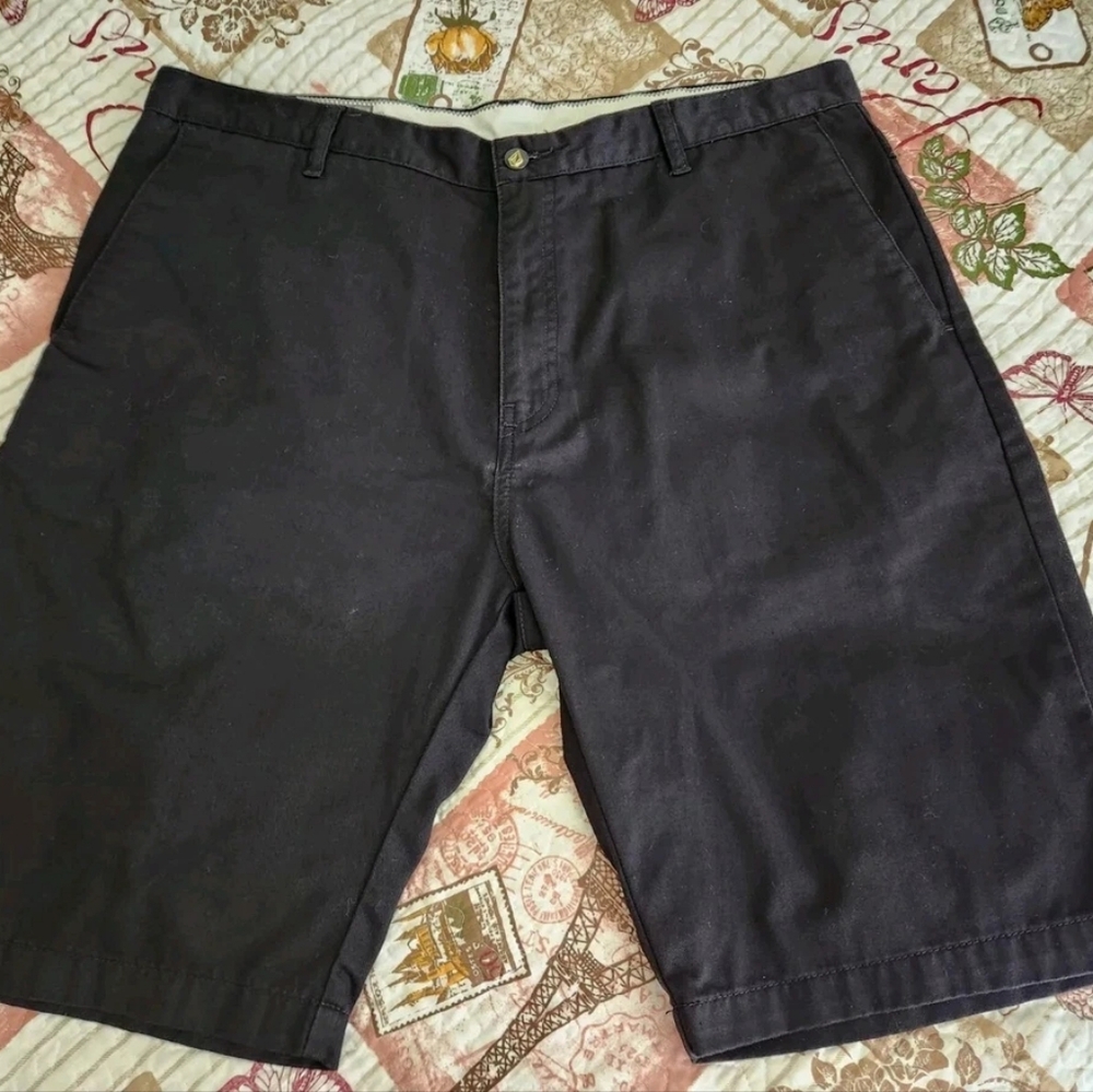***Size 38 New Volcom Black Corpo Class Modern Fit Flat Front Shorts